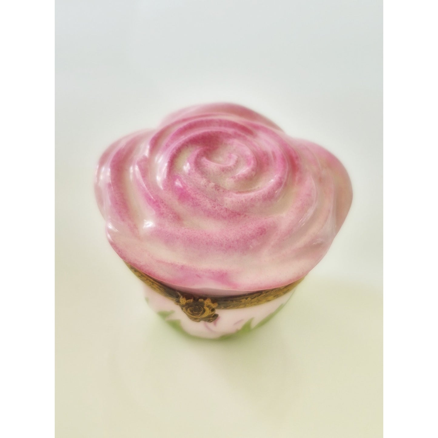 Vintage Rare Pink Rose Bud Peint Main Limoges France Trinket Box