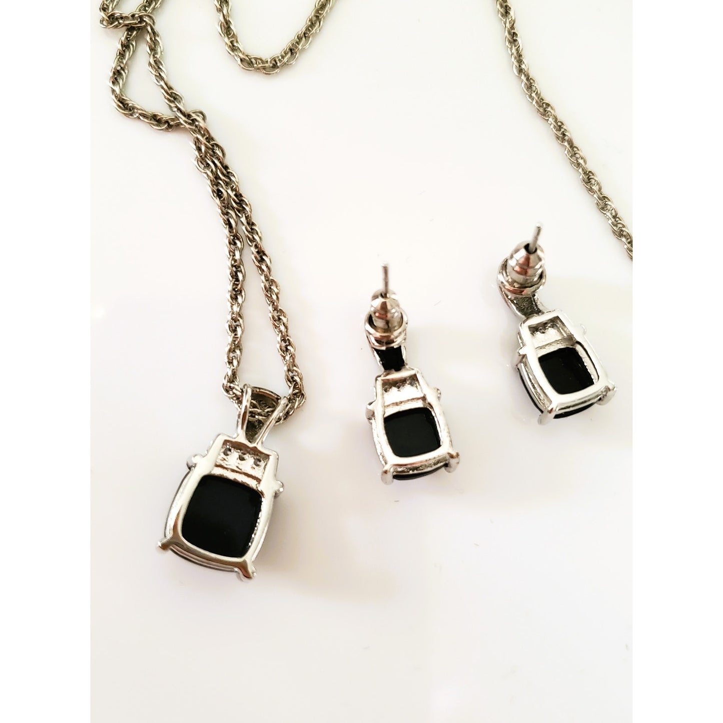 Vintage Blackstone and Silvertone Necklace and Earring Set