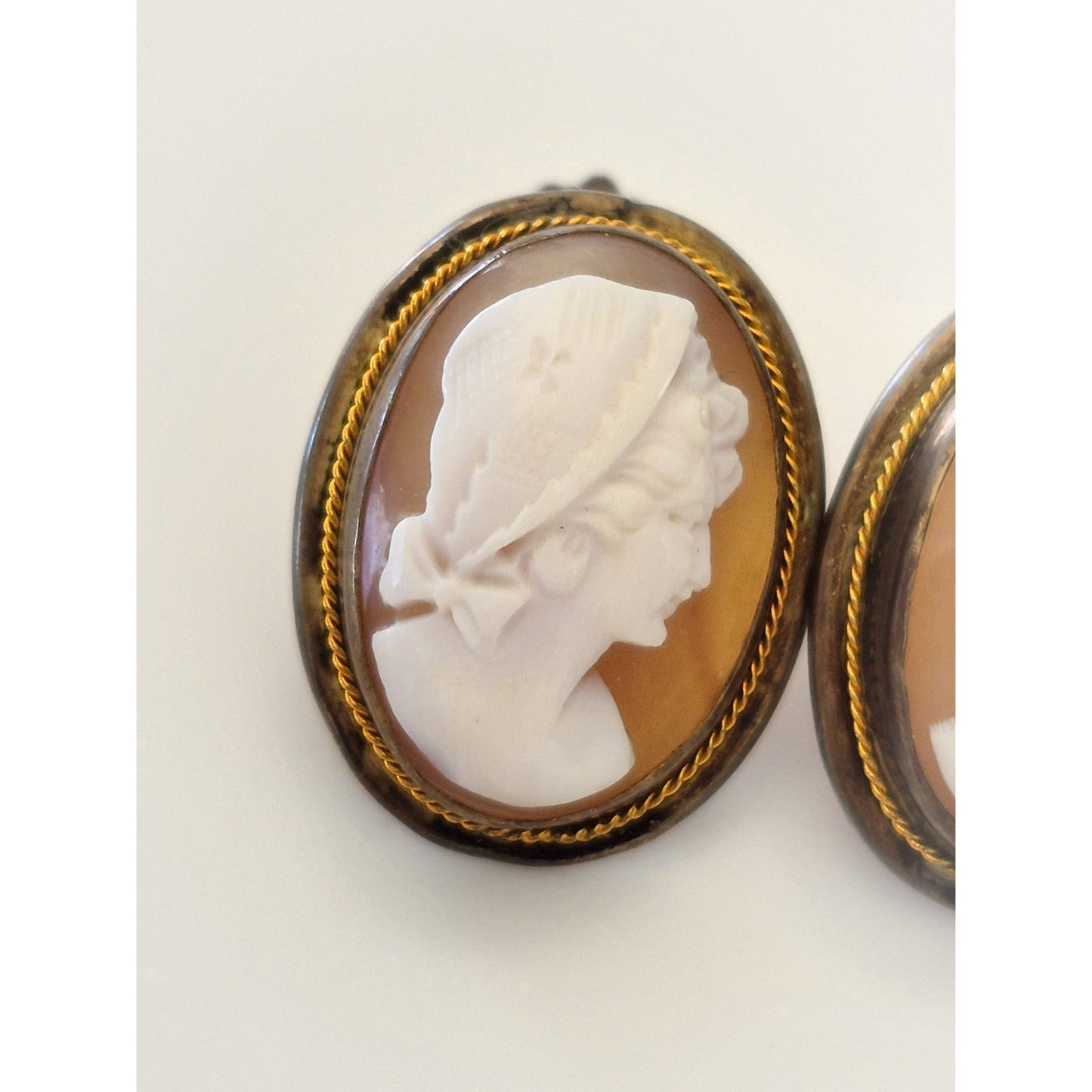 Vintage 800 Silver Victorian Cameo Shell Screw On Earrings