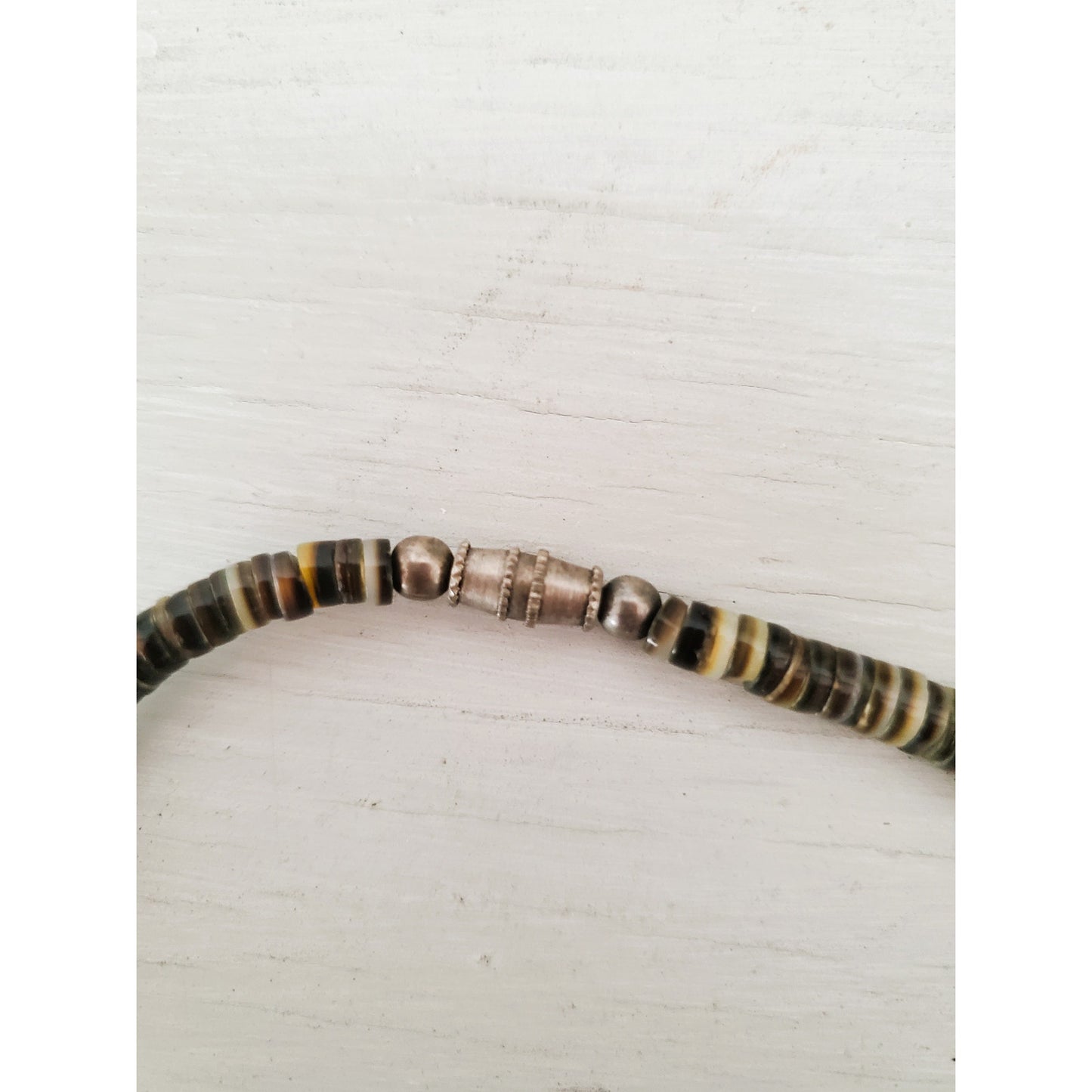 Vintage Shell Screw Clasp Choker Necklace
