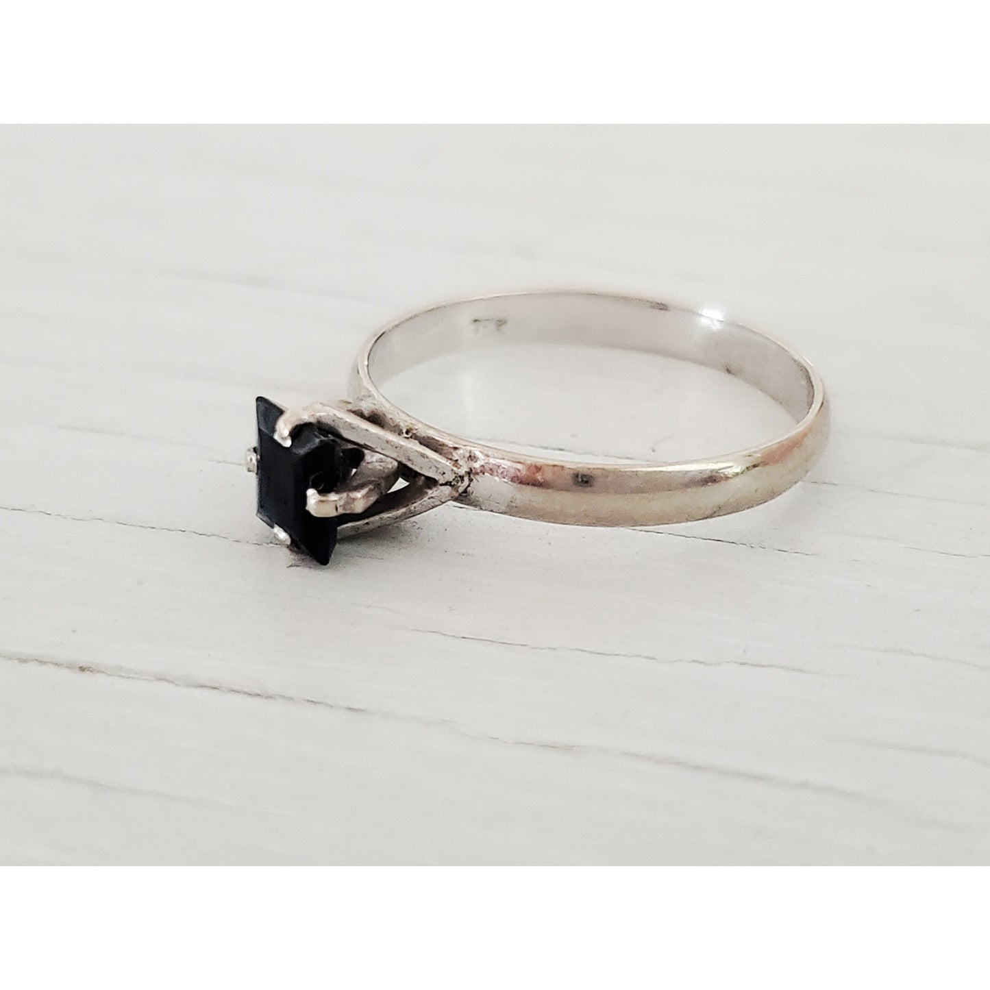 Vintage 18K White Gold Square Cut Sapphire Solitaire Ring