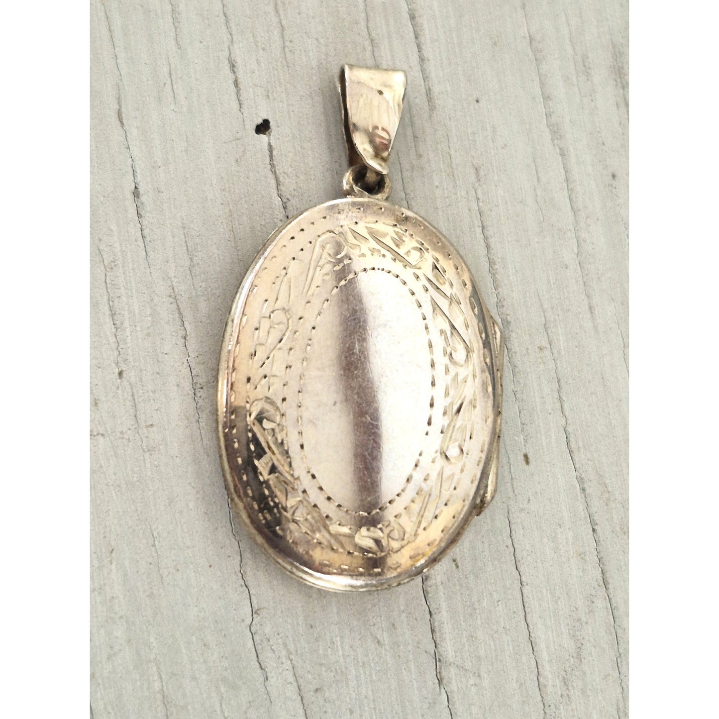 Vintage Sterling Silver Floral Engraved Locket