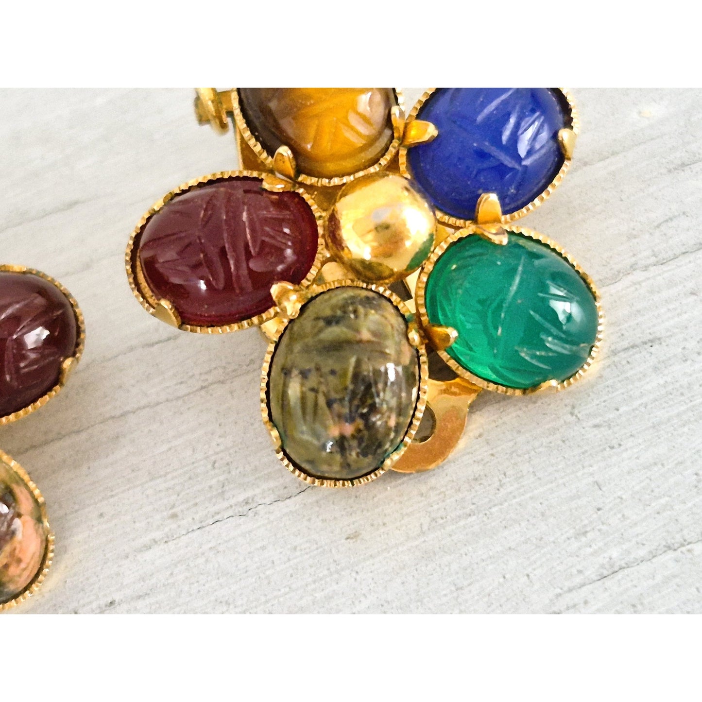 Vintage 1/20 12k GF Carved Egypt Scarab Semi-Precious Stone Flower Earrings
