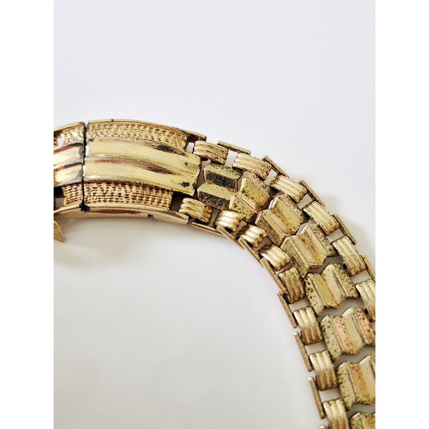 Vintage Sarah Coventry Gold-tone Collar Necklace