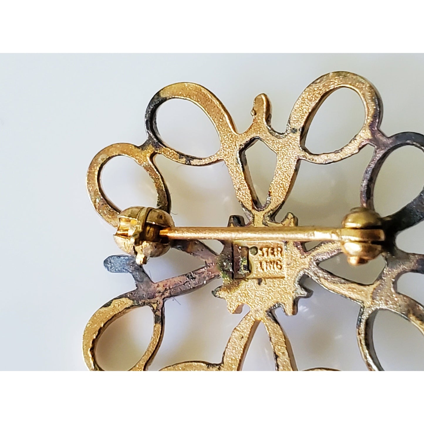 Vintage Lot of 4 Gold Tone Small Brooches
