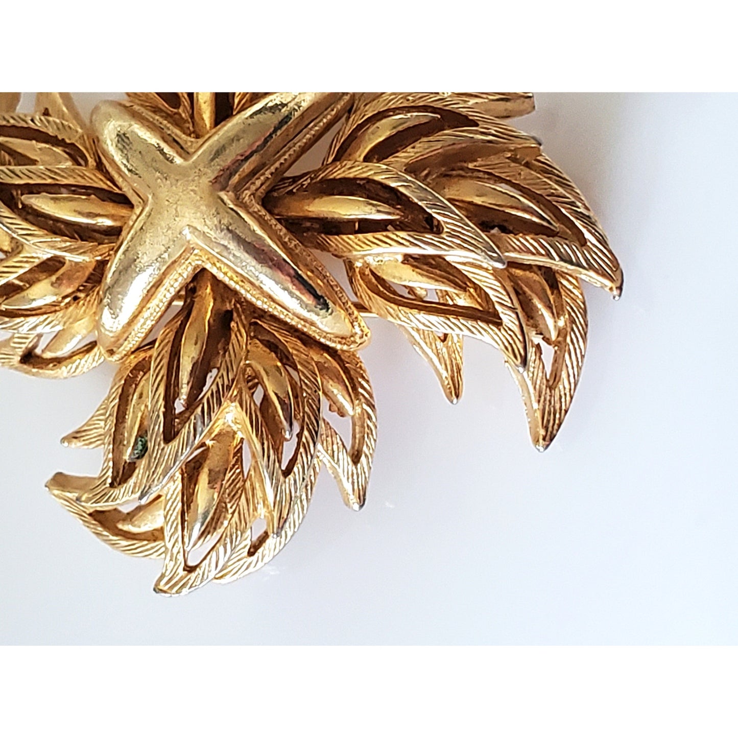 Vintage Lisner Gold Tone Leaf Brooch