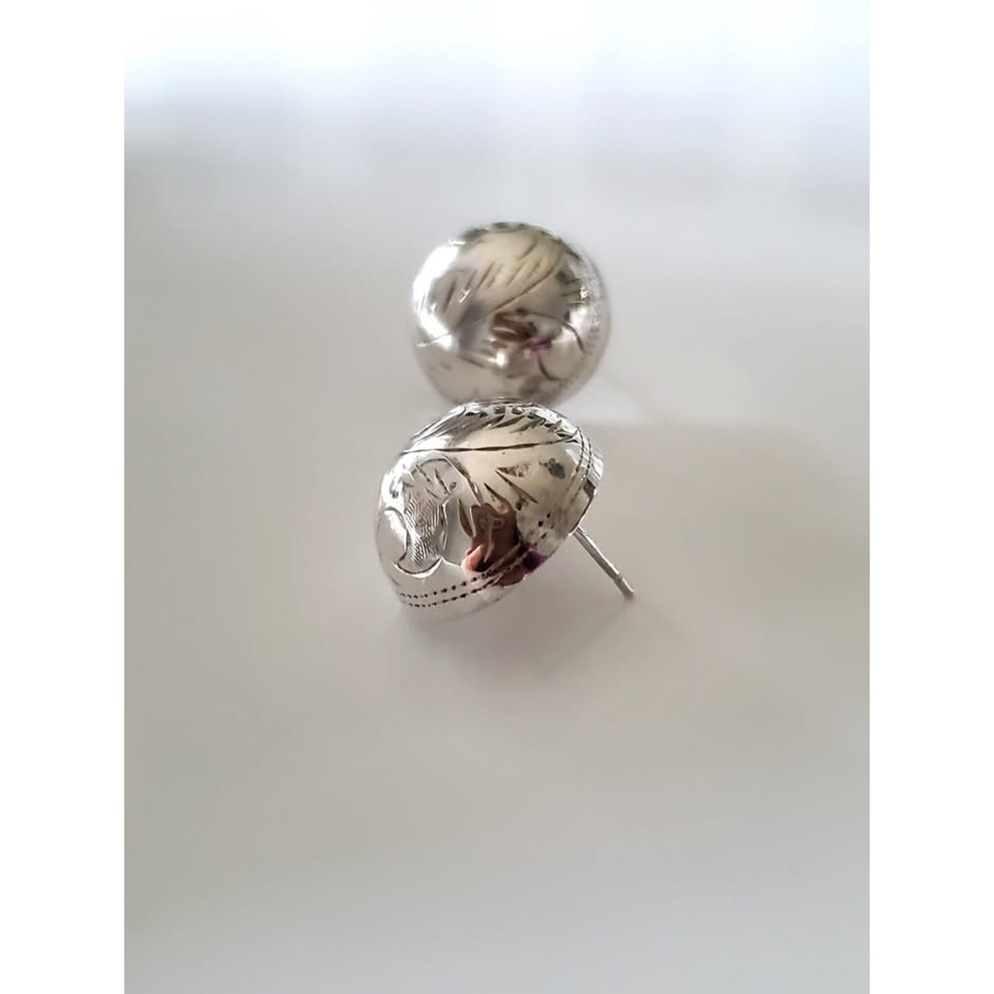 Vintage Sterling Silver Dome Diamond Cut Paisley Stud Earrings