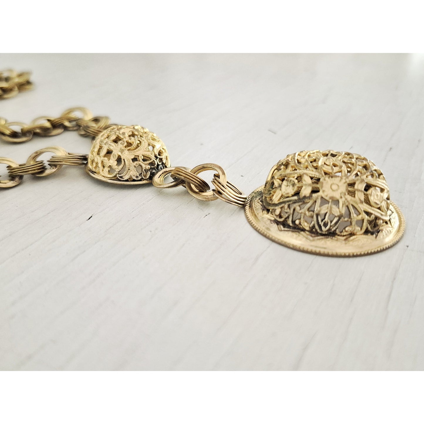 Vintage Dome Medallion Lariat Gold-tone Necklace