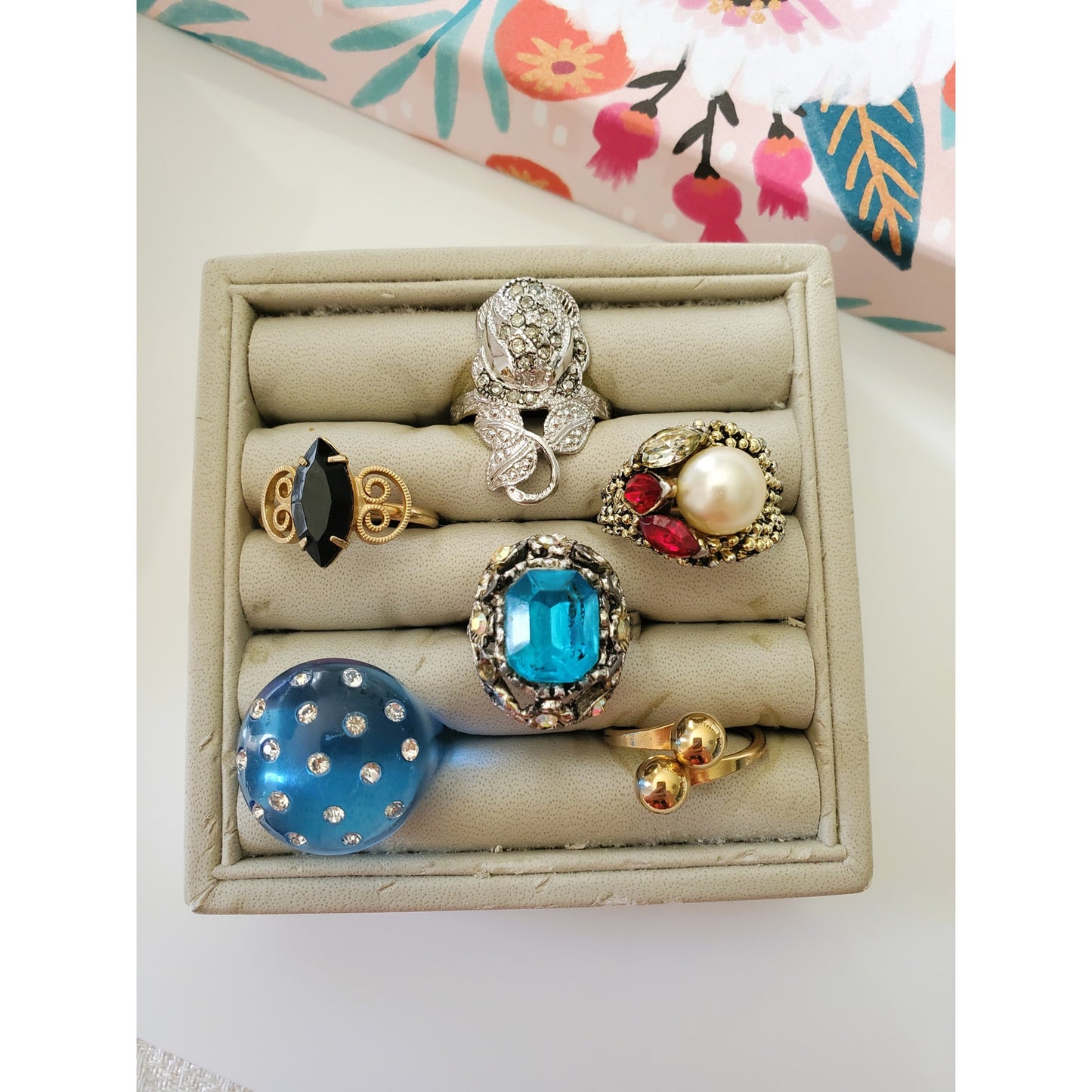 Vintage Lot of Costume Jewelry Rings 1.0