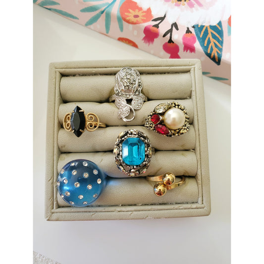Vintage Lot of Costume Jewelry Rings 1.0
