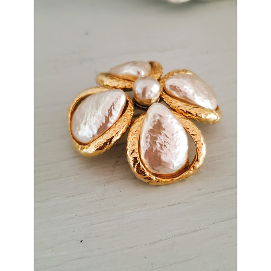 Large Vintage Metallic Floral Gold Tone Brooch