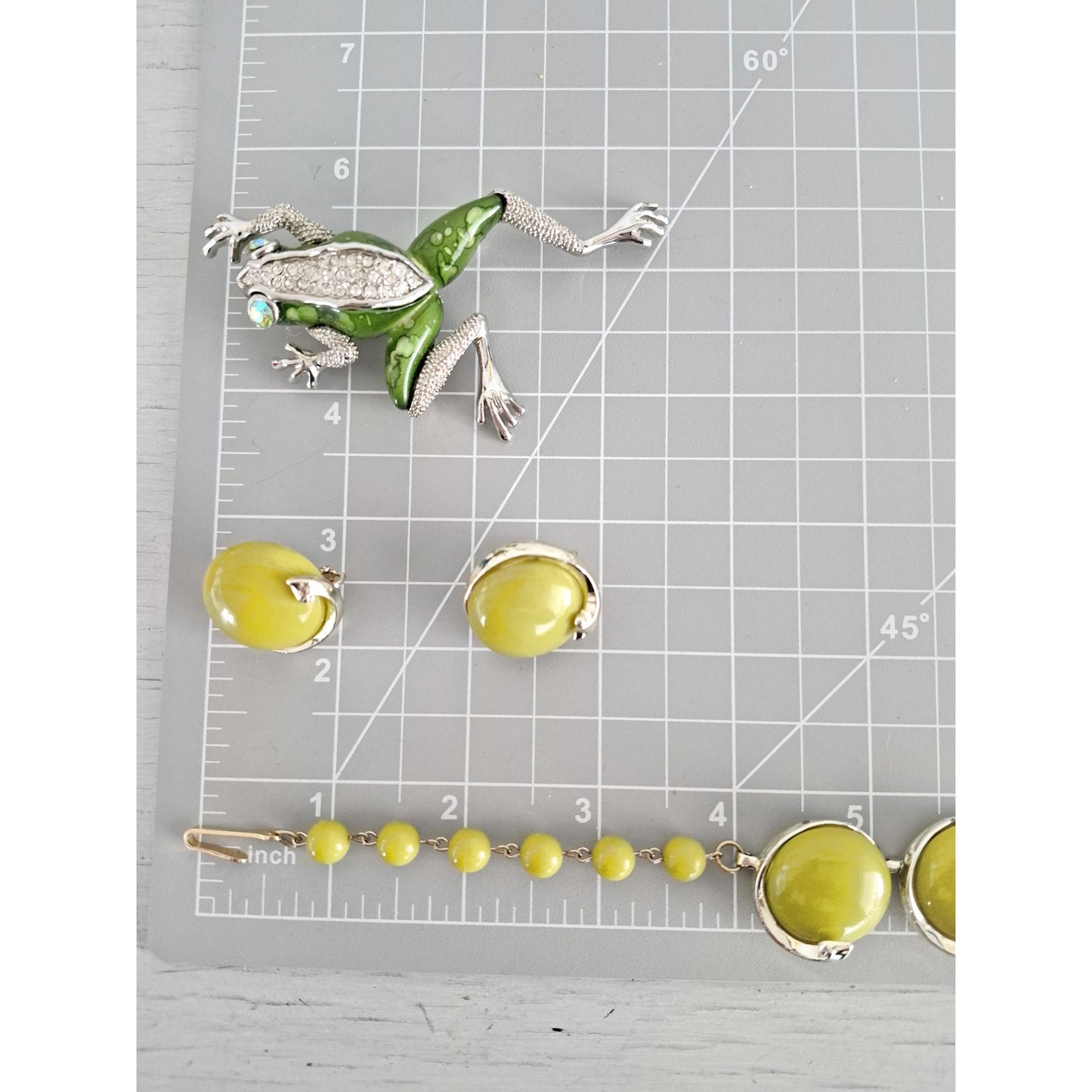 Vintage Mid-Century Green Necklace Earring and Frog Brooch Set