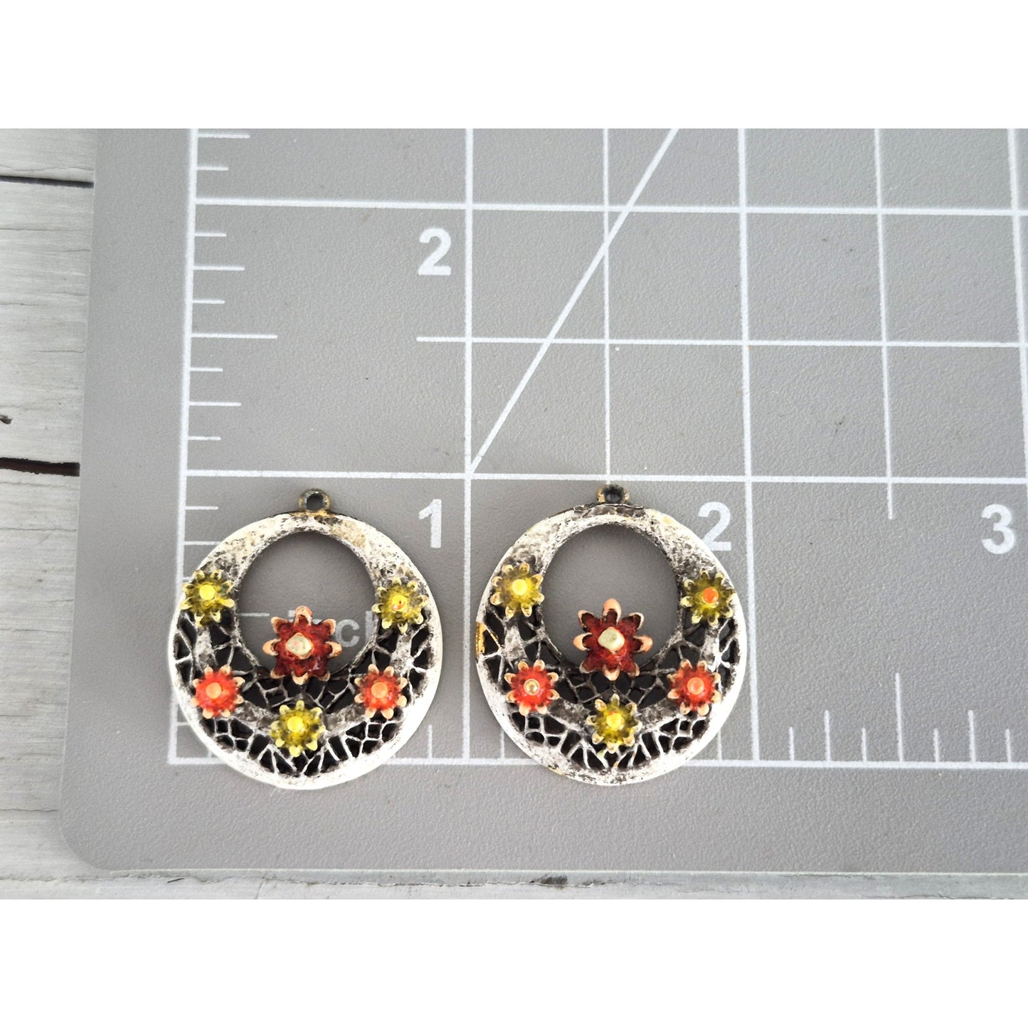 Vintage Art Pepper White Metal Enamel Sunflower Brooch Set