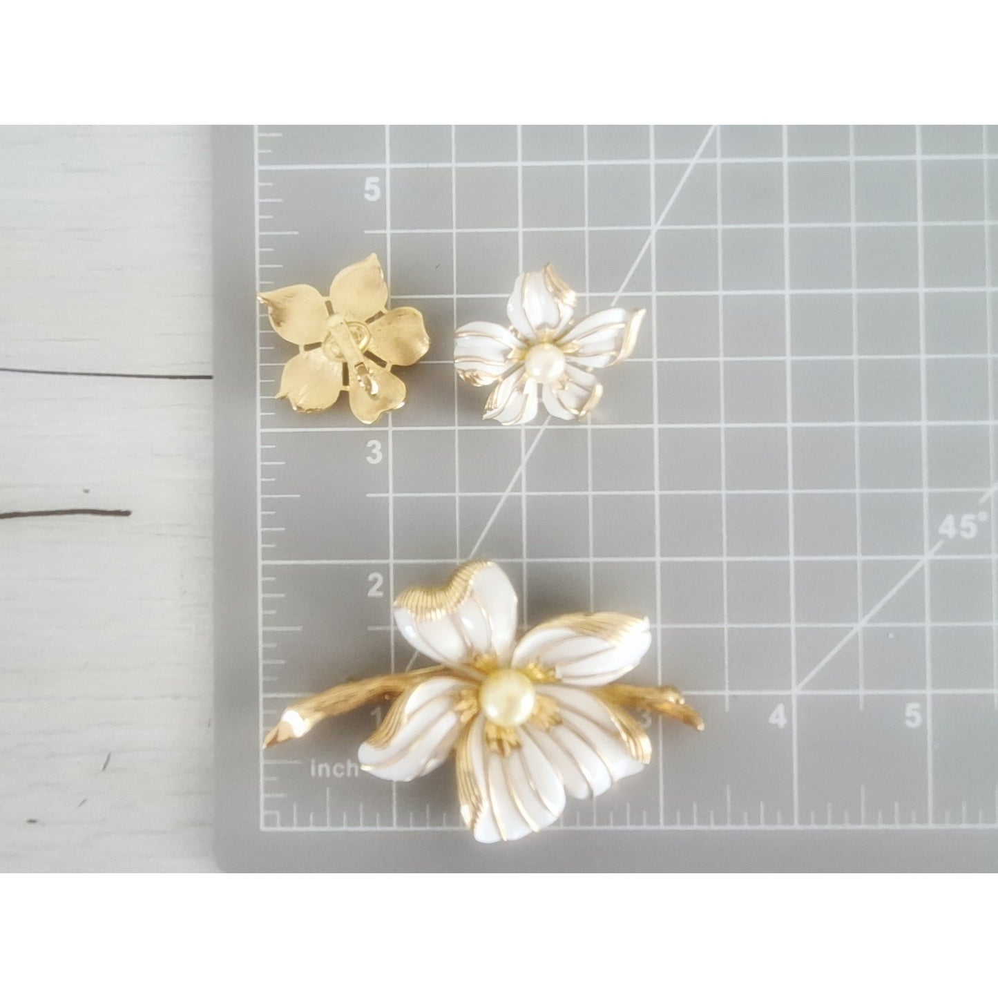 Vintage MCM Crown Trifari Designer Dogwood Flower and Brooch Set