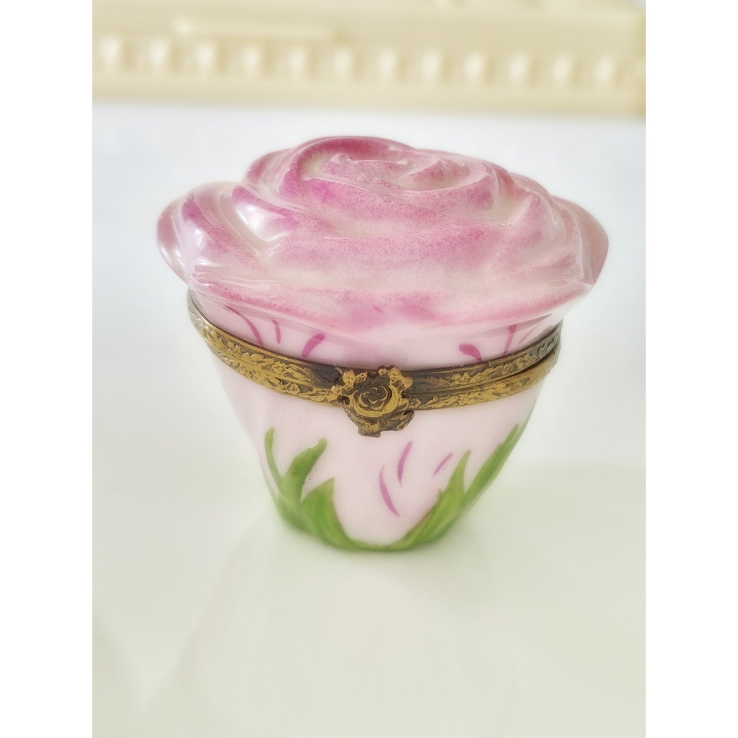 Vintage Rare Pink Rose Bud Peint Main Limoges France Trinket Box
