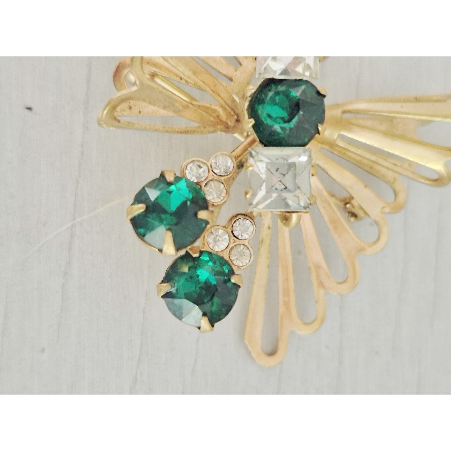 Vintage Emerald Green Rhinestone Gold-Tone Brooch