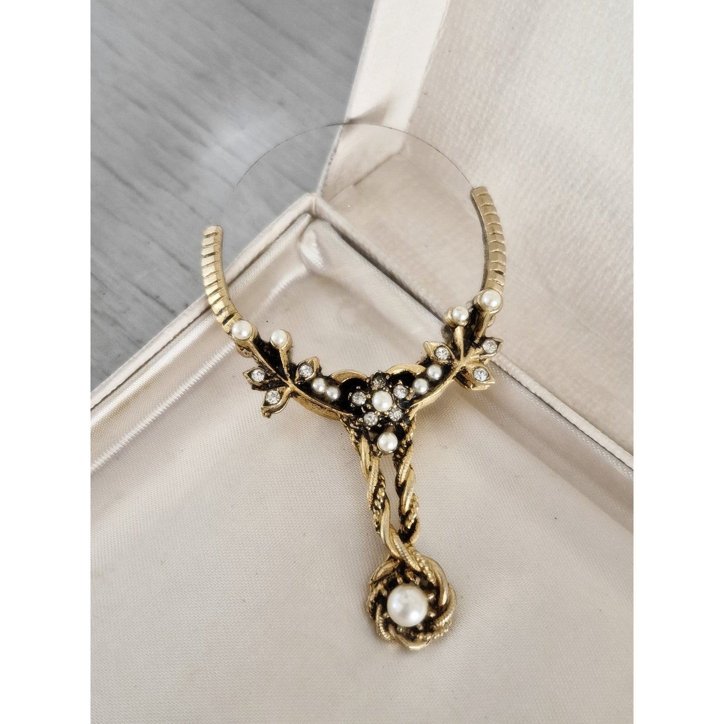 Vintage Style Pinchbeck Faux Pearl Magnifying Glass Loupe