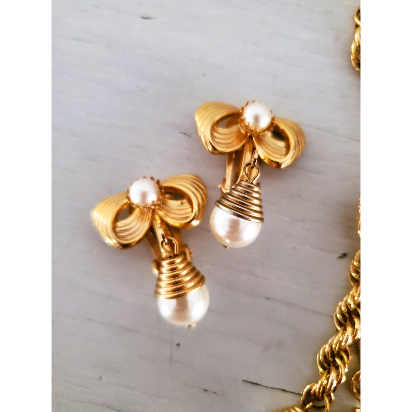 Vintage Mid-Century Bow-Tie Lariat Chain Necklace and Earring Set