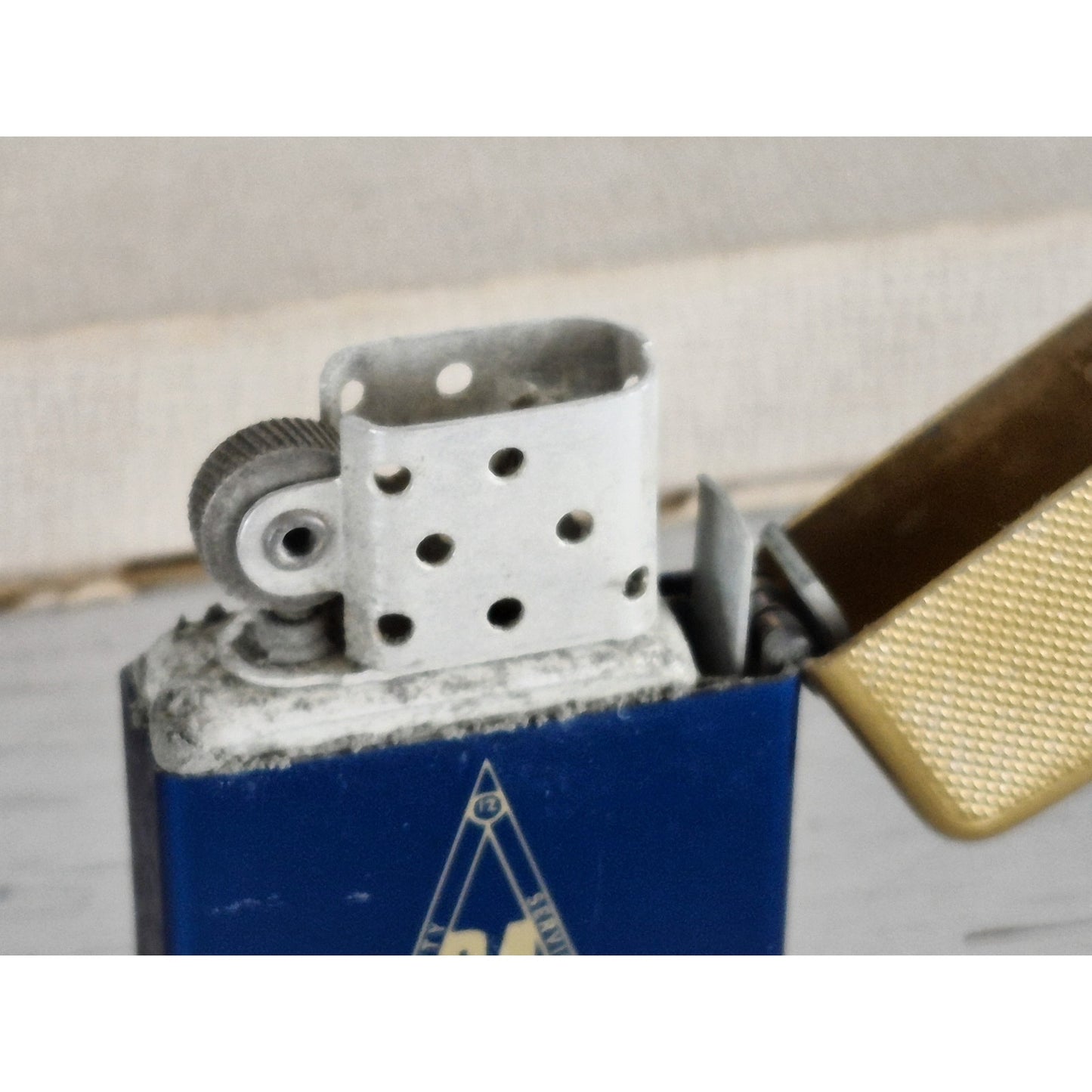 Vintage Blue and Gold Park Cigarette Lighter
