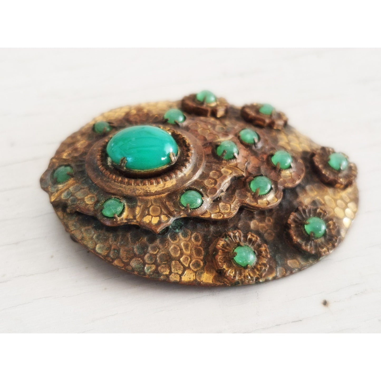 Antique Hammered Gold-tone Two-Layered Oval Jade Peking Glass Dress Clip