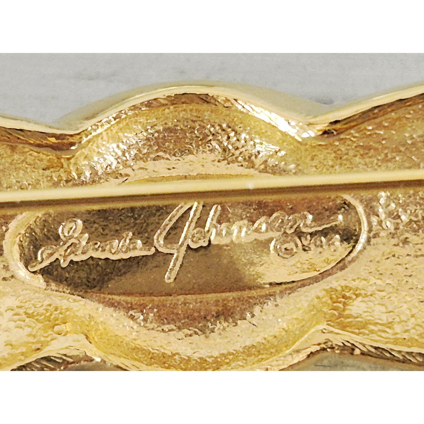 Vintage 1996 Gloria Johnson Black and Gold-tone Brooch