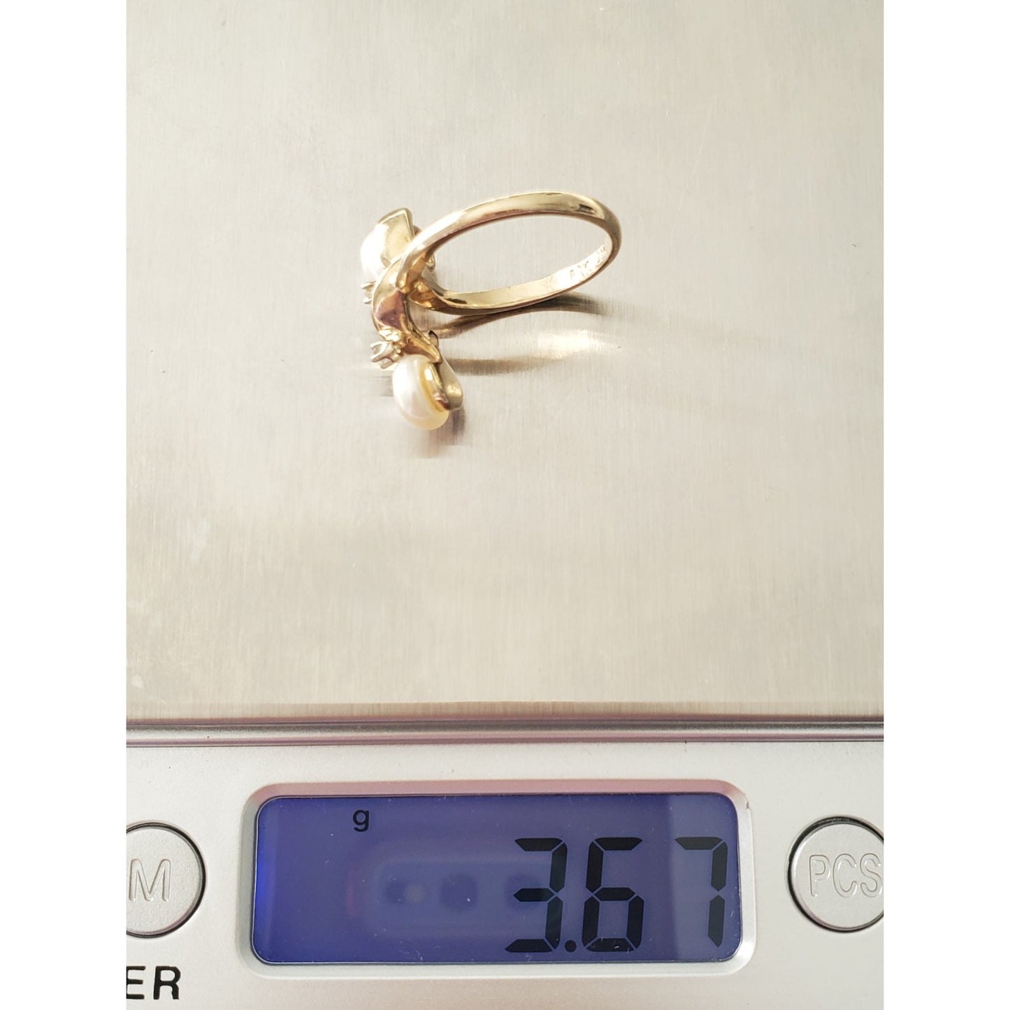 Beautiful 14K Gold Freshwater Pearl and Diamond Navette Ring
