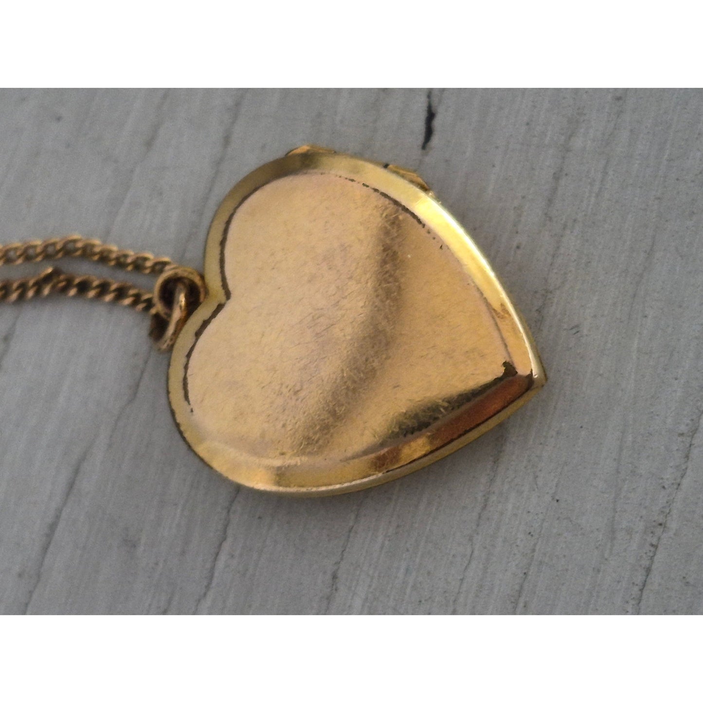 Vintage Victorian Scroll Etched Heart Locket Necklace