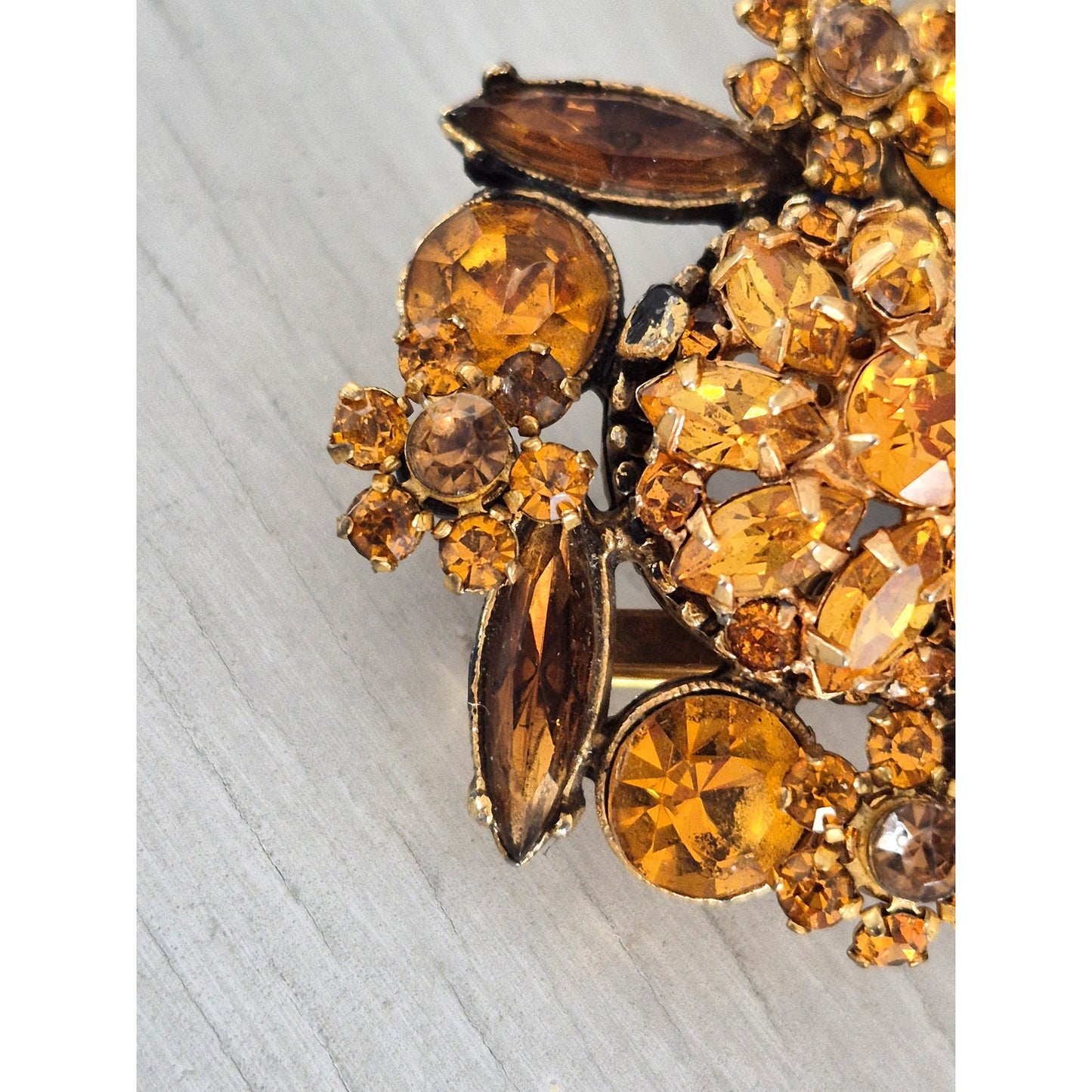 Vintage Amber and Brown Dome Brooch