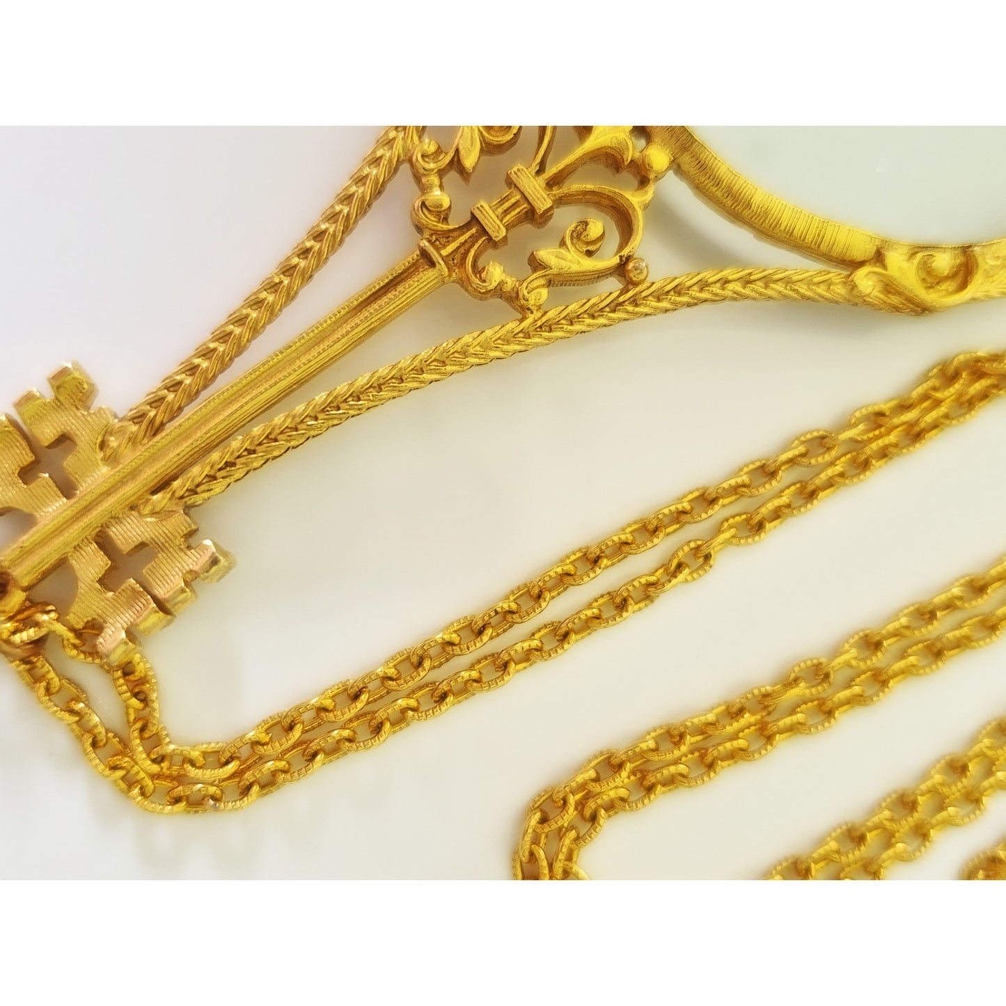 Vintage Florenza Magnifying Glass Necklace