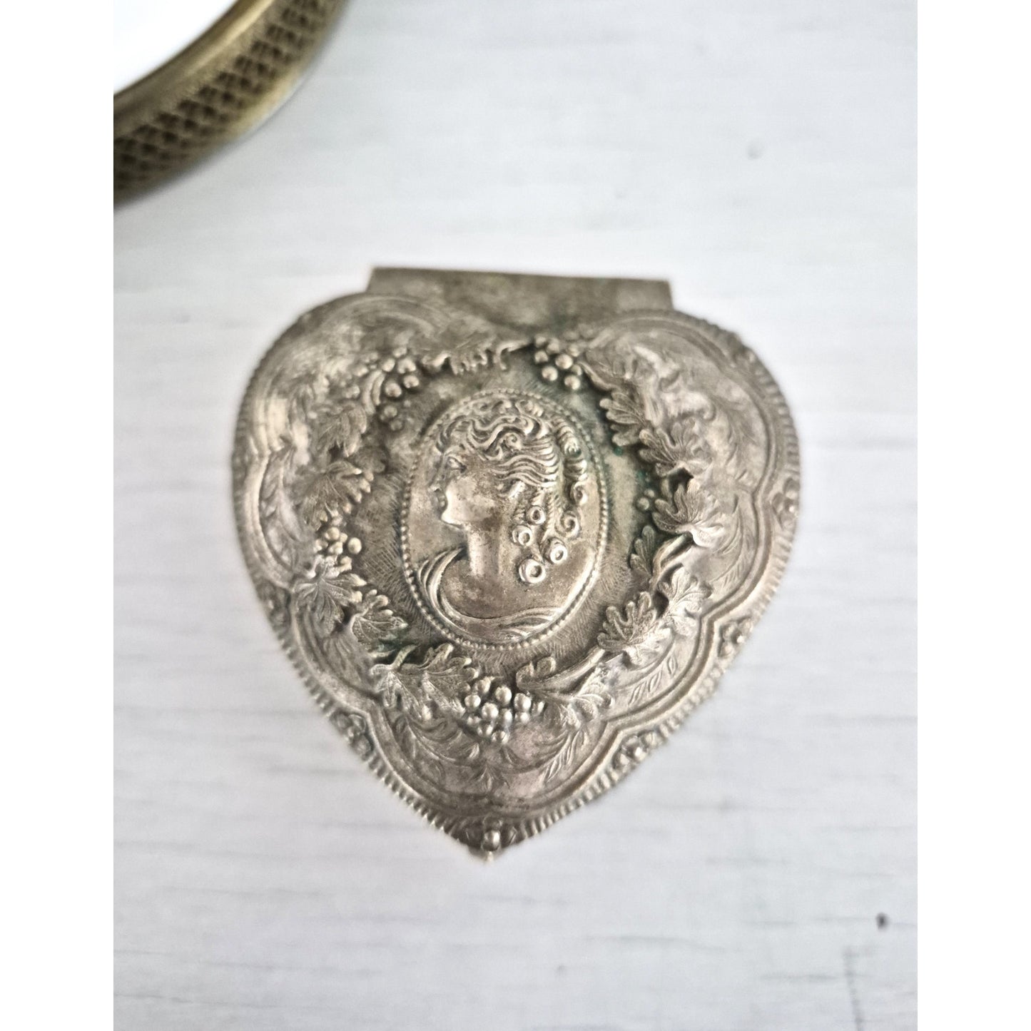 Vintage Victorian Lady Heart Floral 3 Footed Trinket Box
