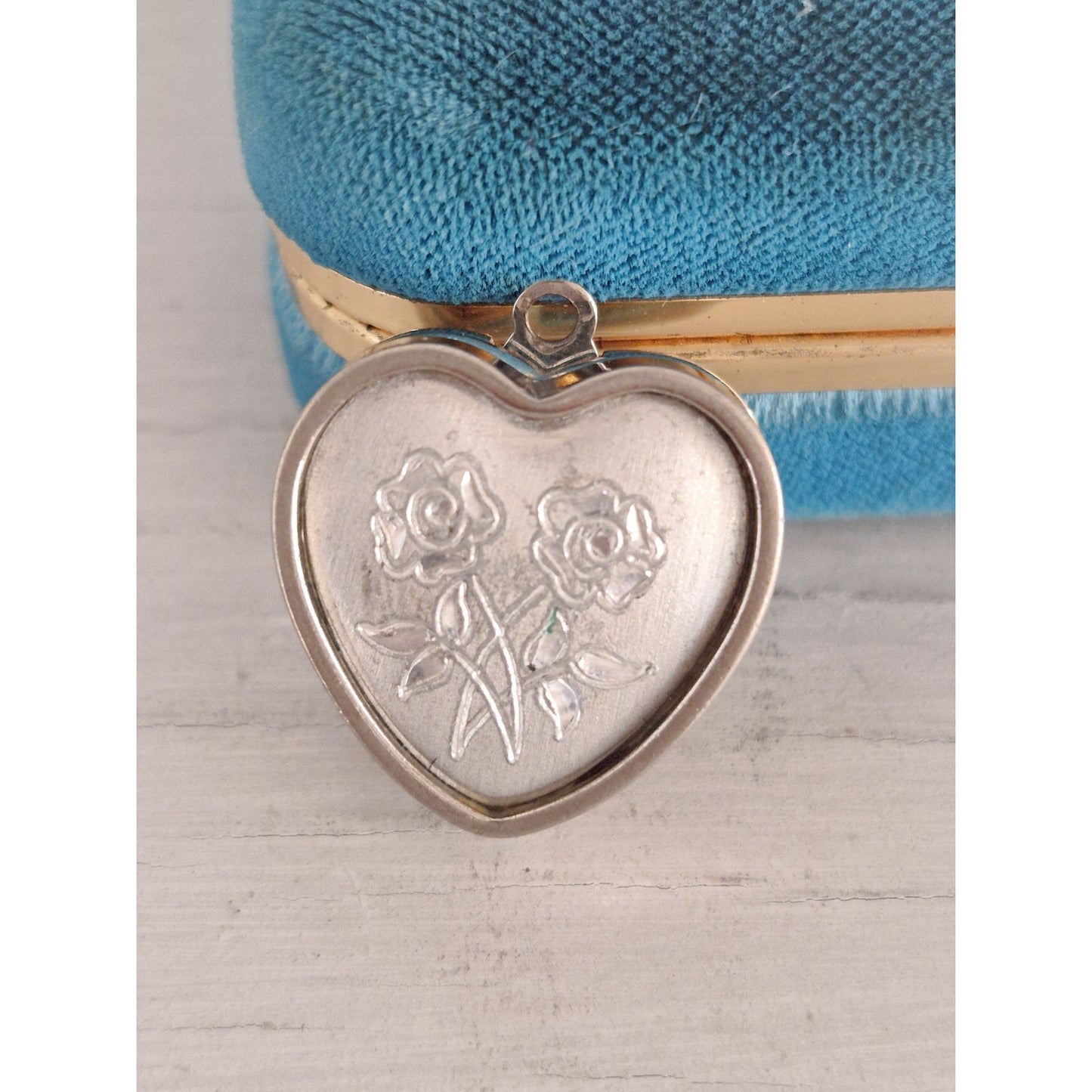 Vintage Silver-tone Diamond Cut Floral Heart Locket