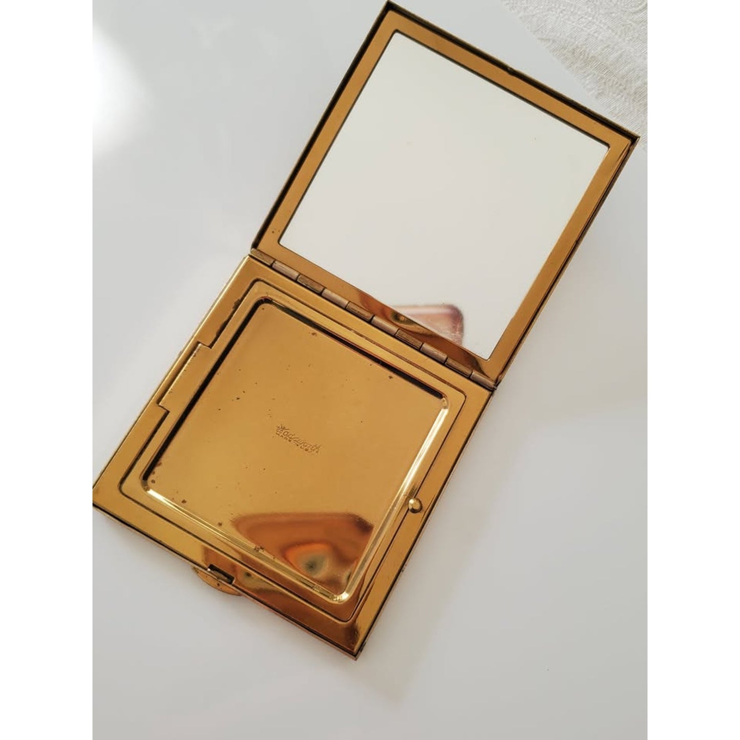 Vintage 1953 Engraved Wadsworth Gold Compact