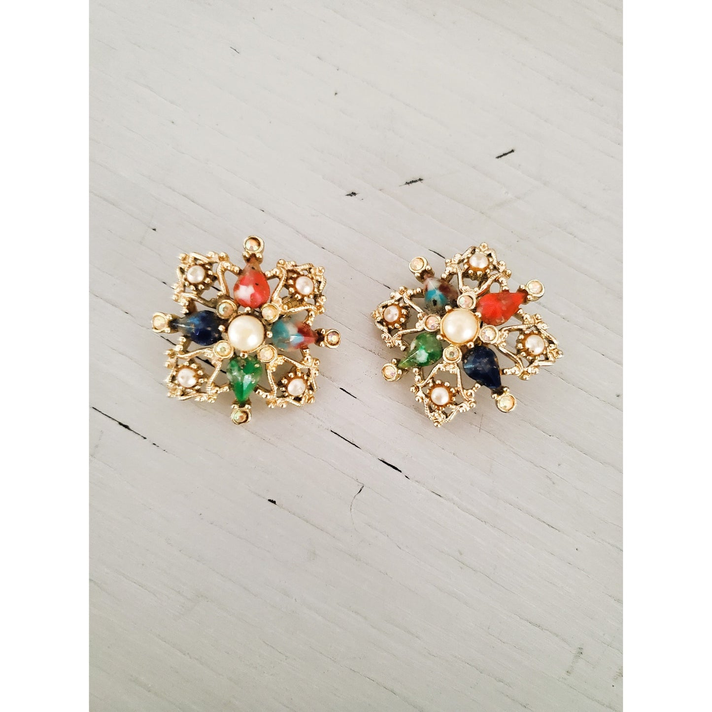 Vintage Sarah Coventry Gold Tone Necklace and Earring Set