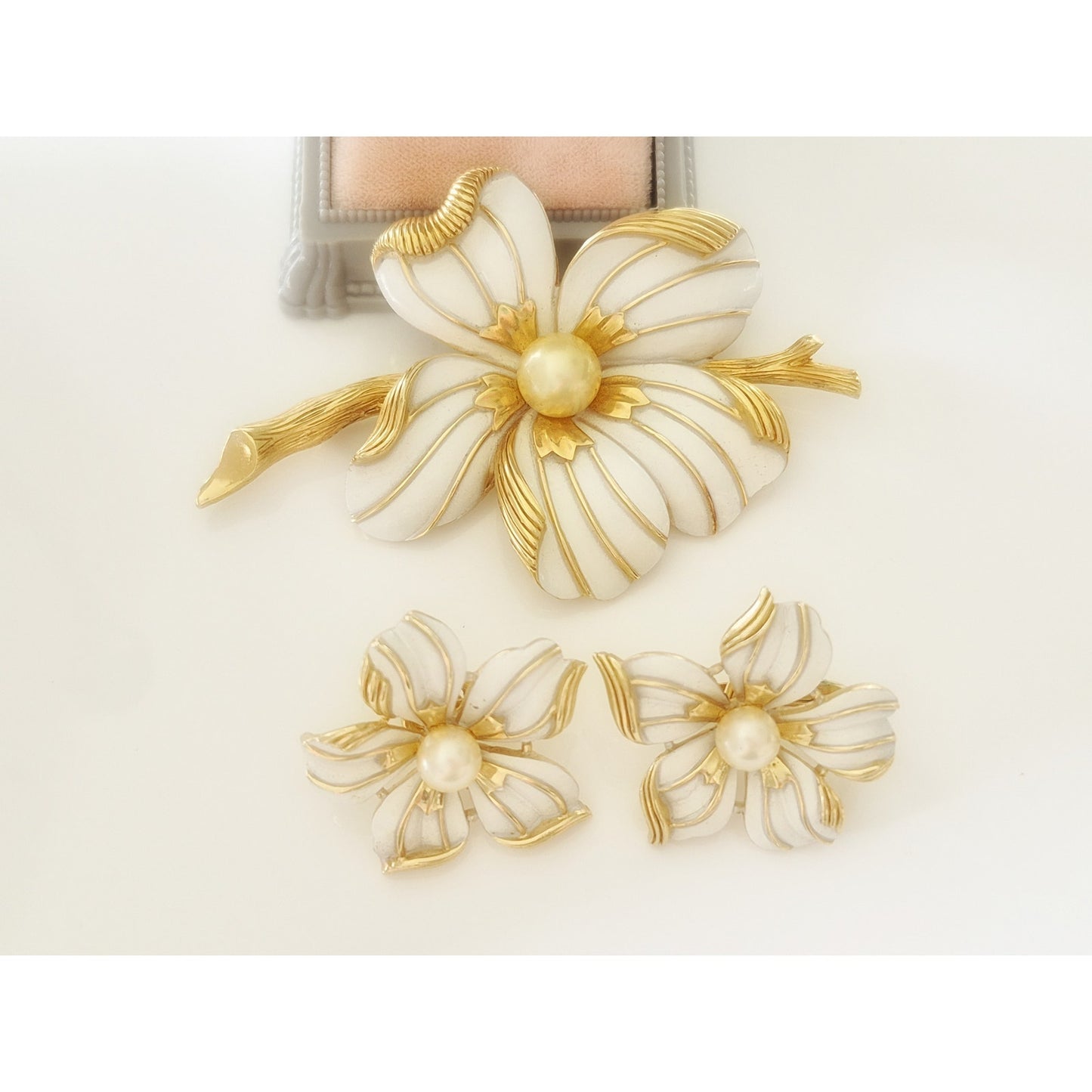 Vintage MCM Crown Trifari Designer Dogwood Flower and Brooch Set