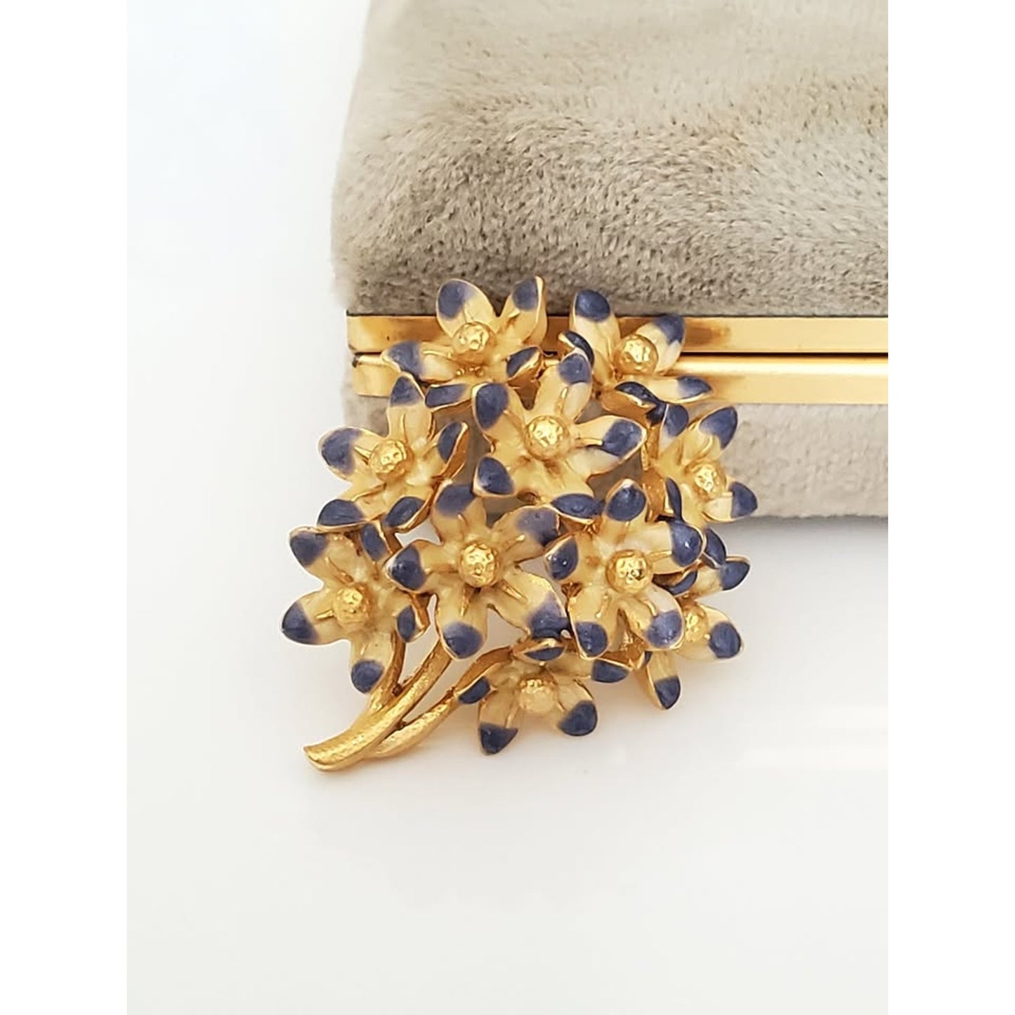 Vintage Joan Rivers Blue Floral Bouquet Pin Brooch