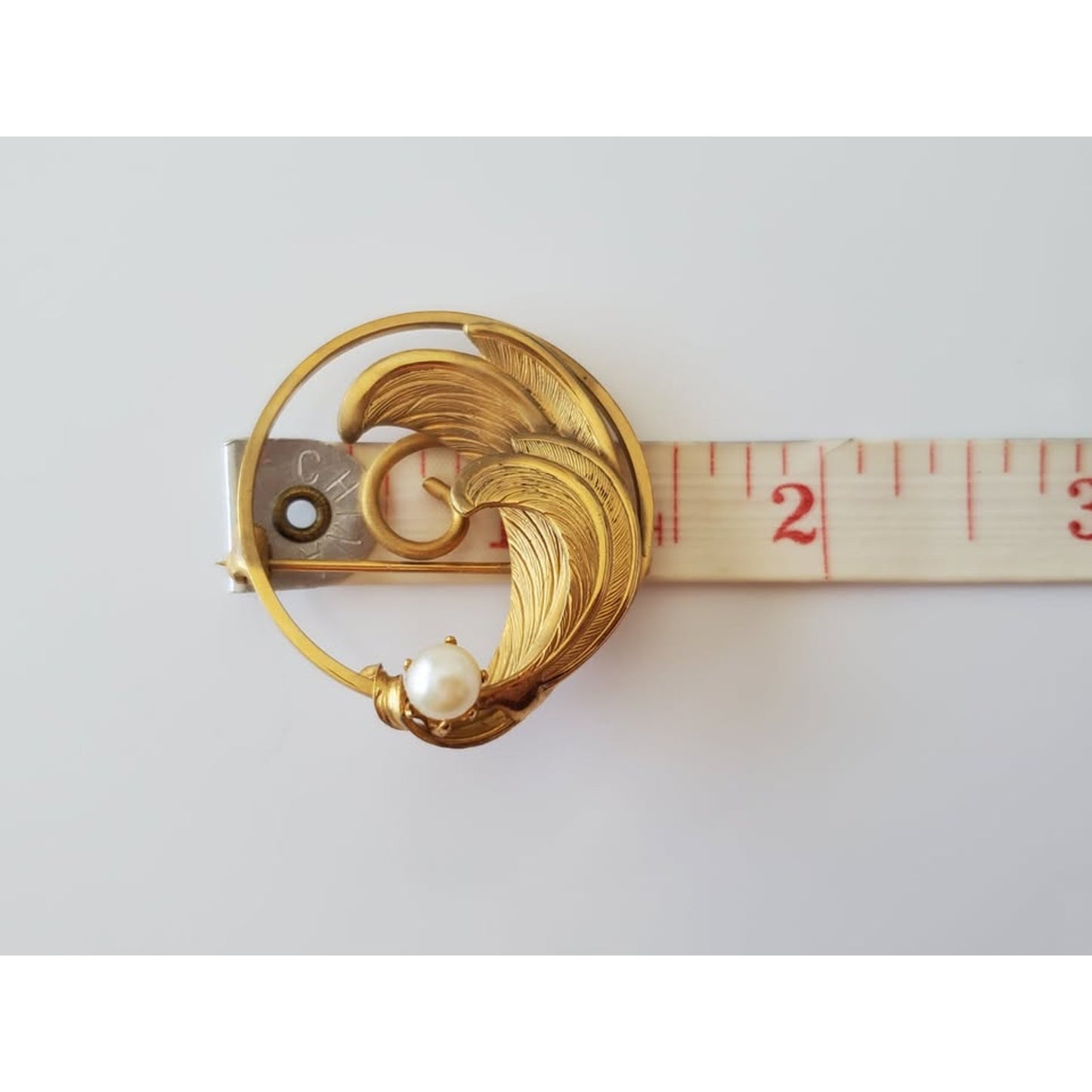 Vintage Gold-fill Feather with Cultured Pearl Round Brooch Pin