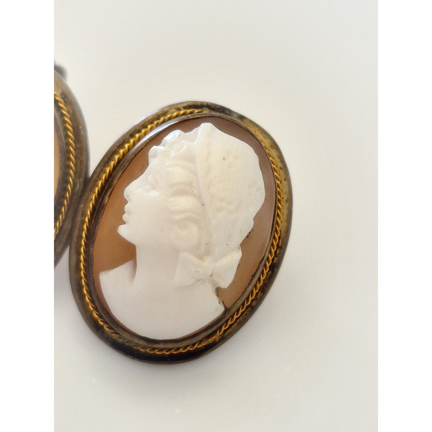Vintage 800 Silver Victorian Cameo Shell Screw On Earrings