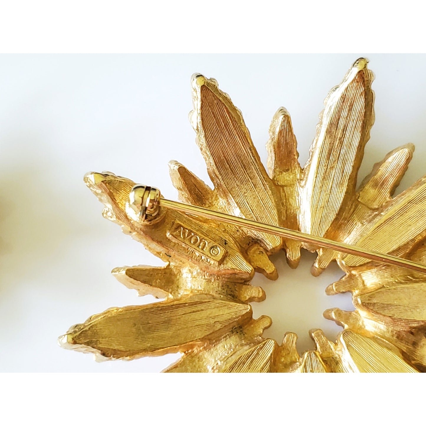 Vintage Avon Starburst Gold Tone Floral Jewelry Set