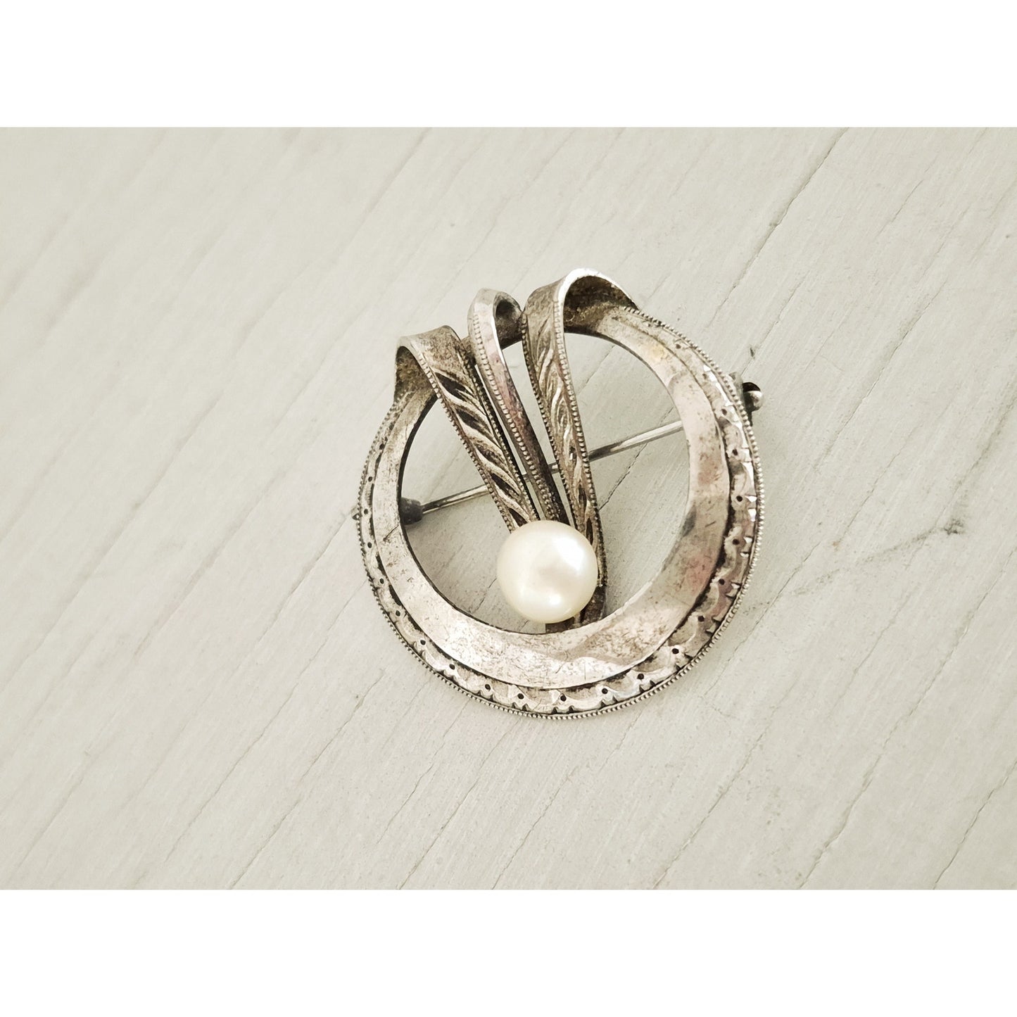 Vintage Round Etched Cultured Pearl Brooch