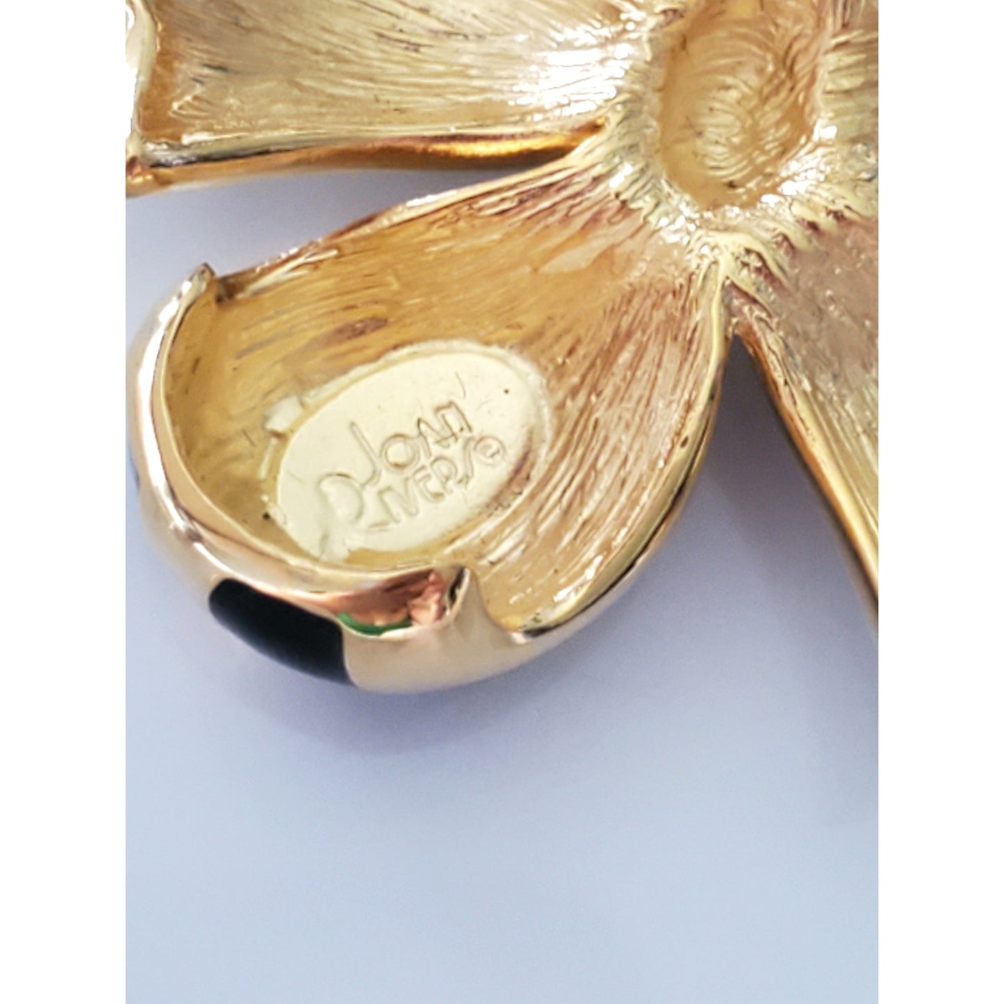 Vintage Joan Rivers Black and Gold Ribbon Brooch
