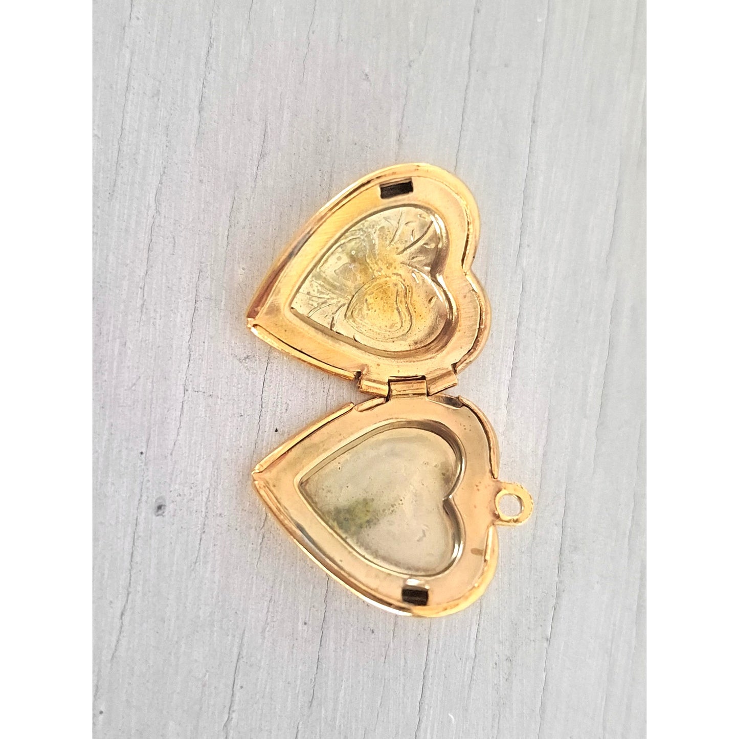 Vintage Goldtone Heart Locket