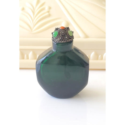 Vintage Emerald Green Chinese Snuff Bottle