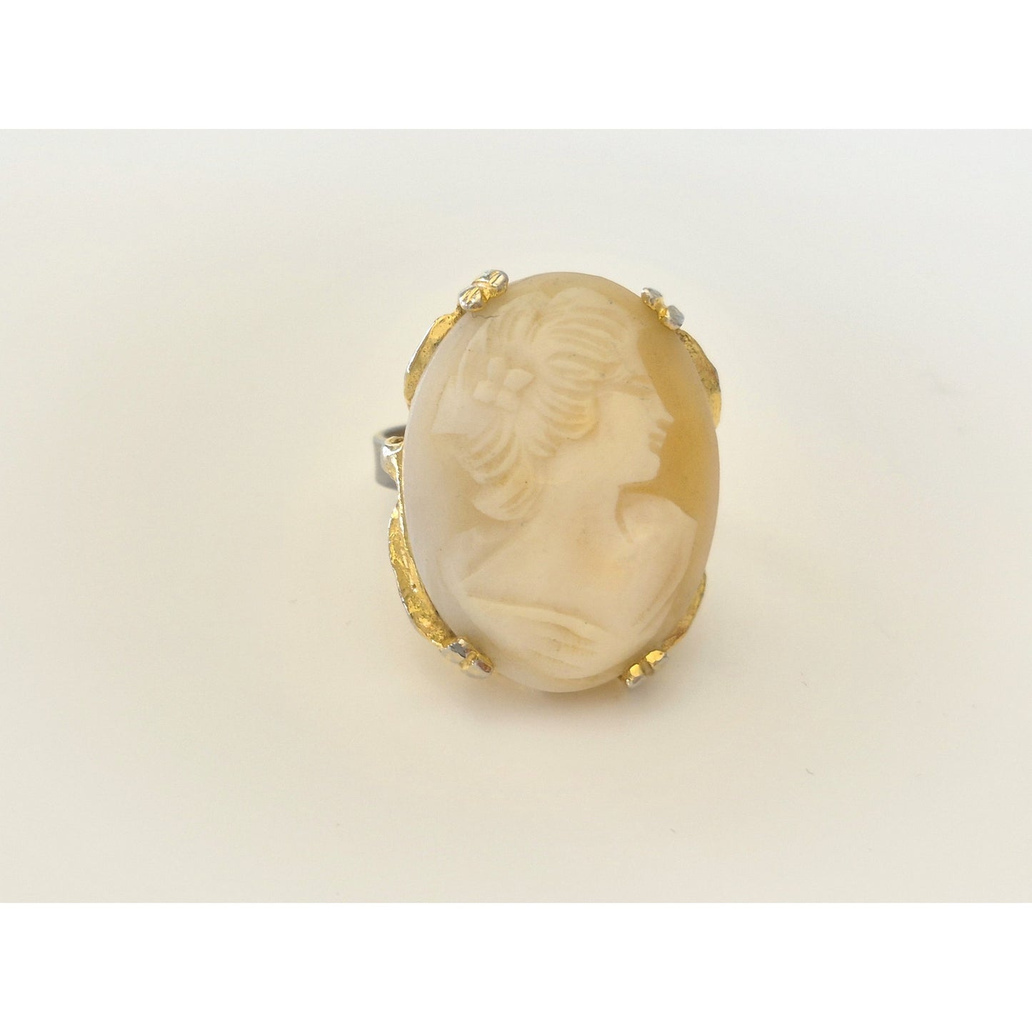 Vintage Adjustable Shell Cameo Gold-tone Ring