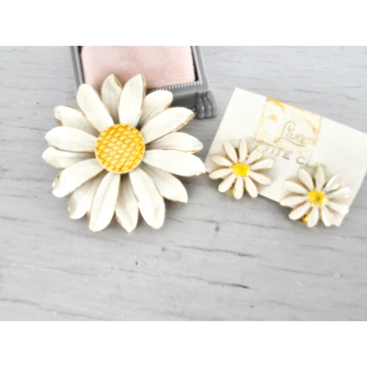 Vintage White Enamel Coro Daisy Brooch and Earrings