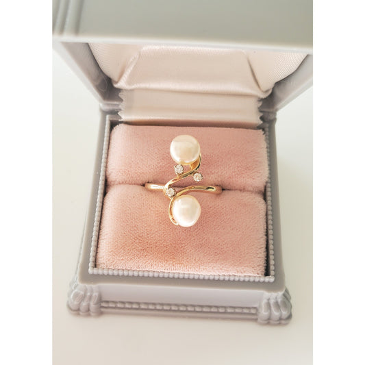 Beautiful 14K Gold Freshwater Pearl and Diamond Navette Ring