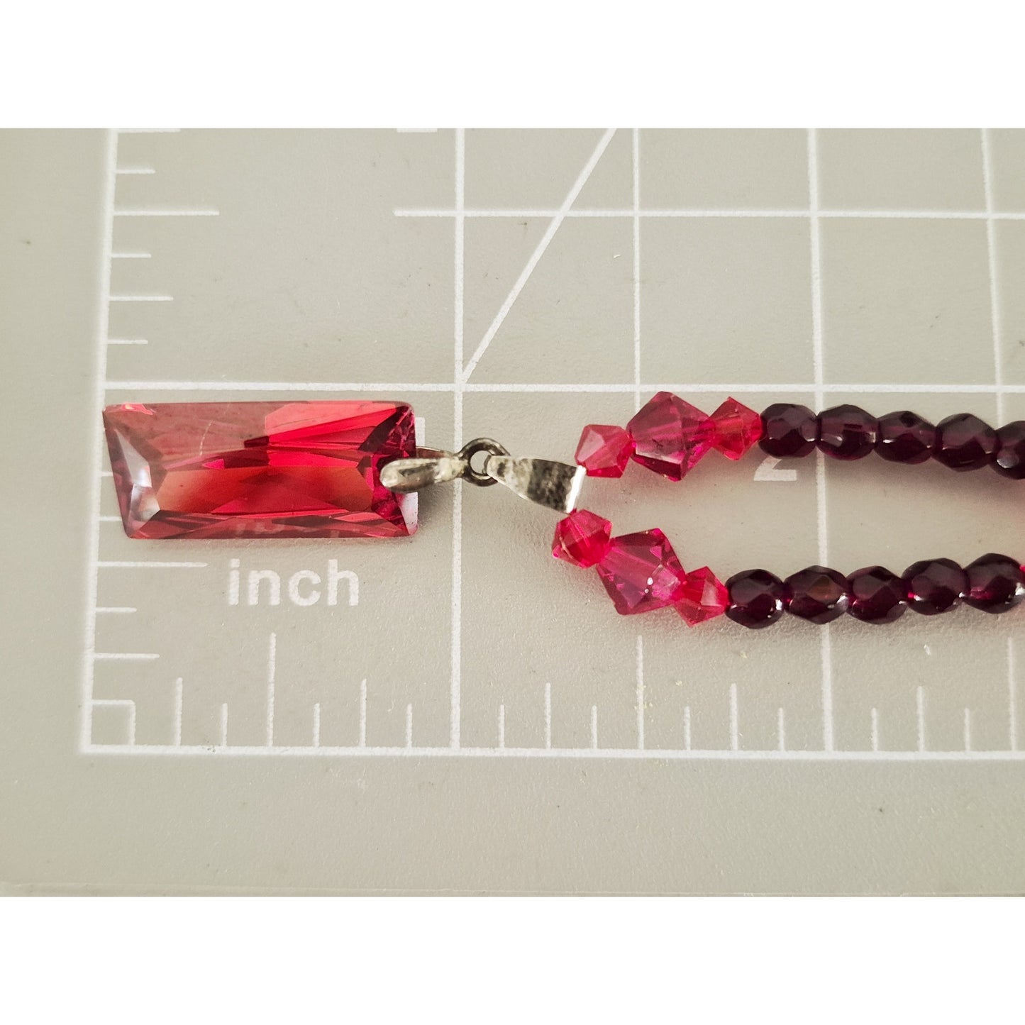 Vintage Red Geometric Glass Bead Choker Necklace with Toggle Clasp