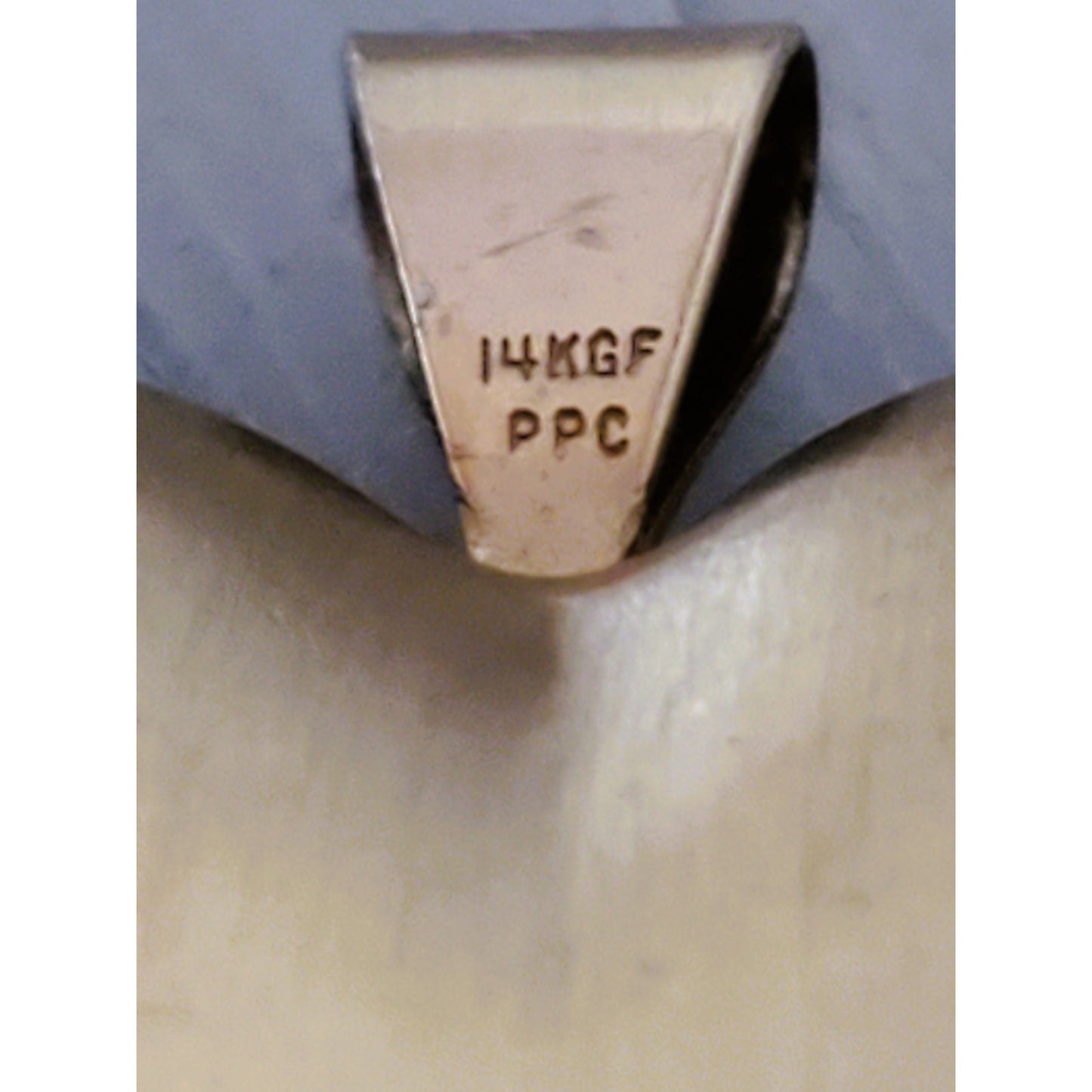Vintage 1960s 14K Gold Fill PPC Engraved Mom Locket Pendant